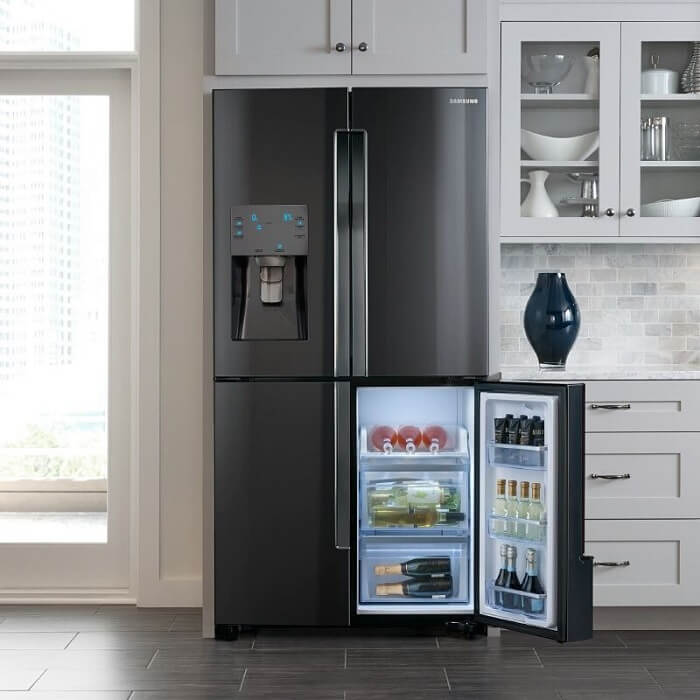 12 Stylish Kitchen Trends Of 2019, Kitchen Cabinets That Match Black Stainless Steel Appliances