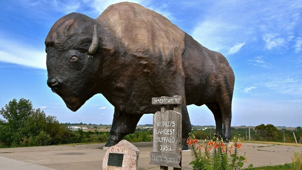 La estatua de búfalo más grande del mundo en Jamestown, Dakota del Norte